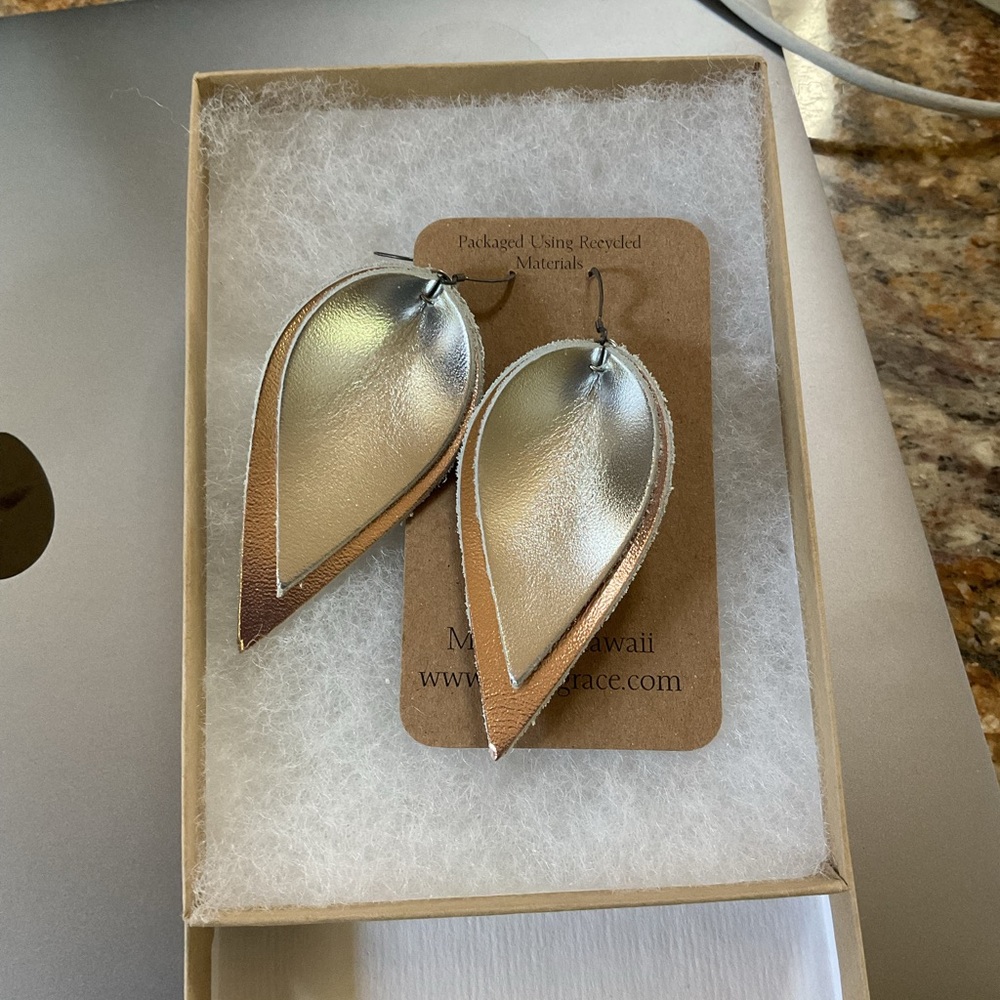 Leather earrings